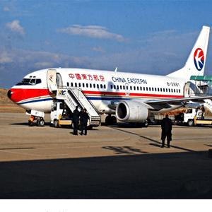 两江机场托运航空快运业稳步发展的原因是什么？